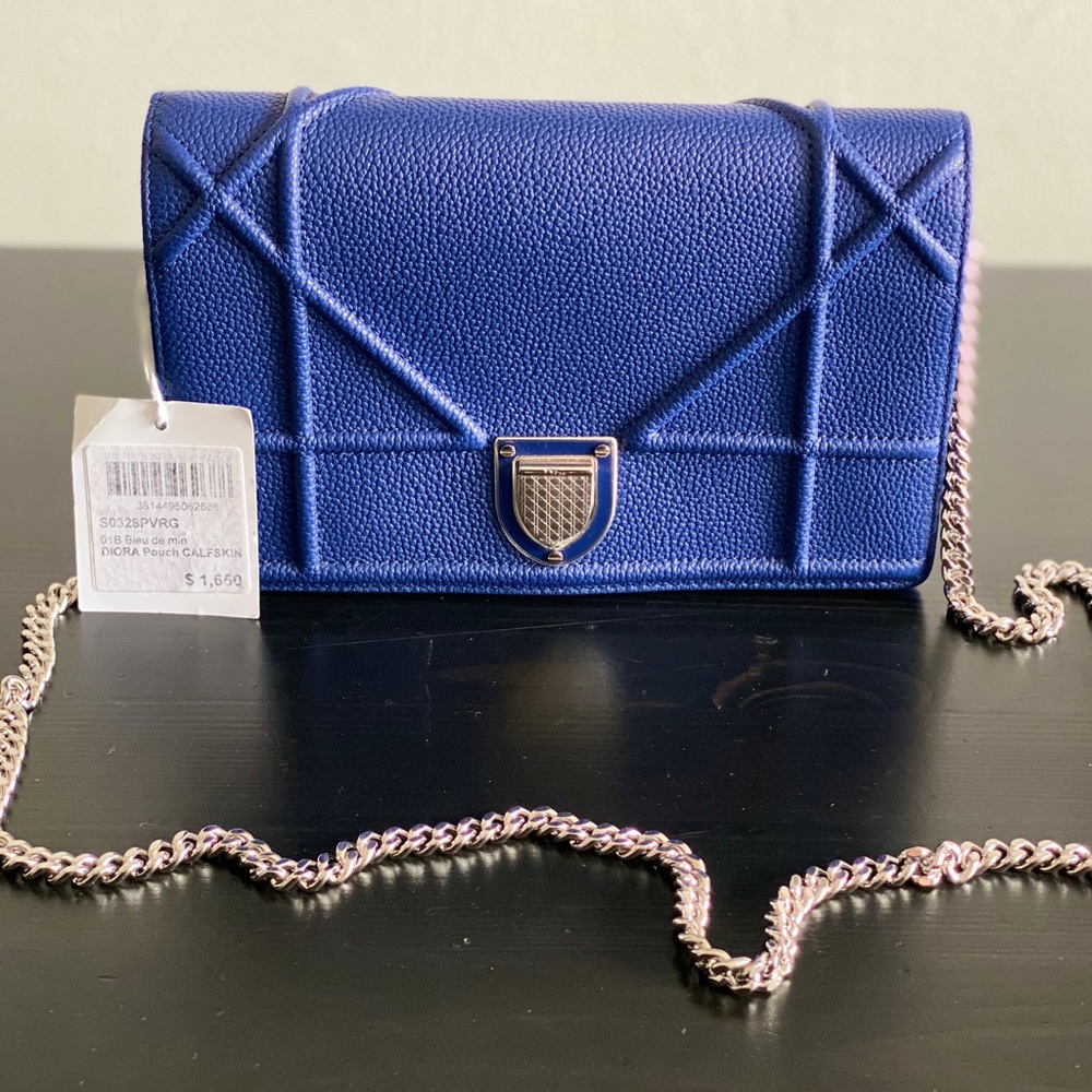 Diorama chain wallet